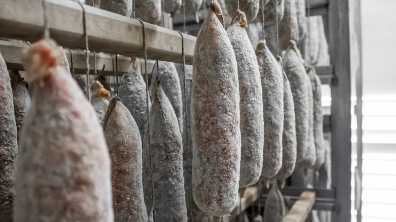 Der weiße Flaum auf dem Saucisson: kein Fehler, sondern ein gutes Zeichen