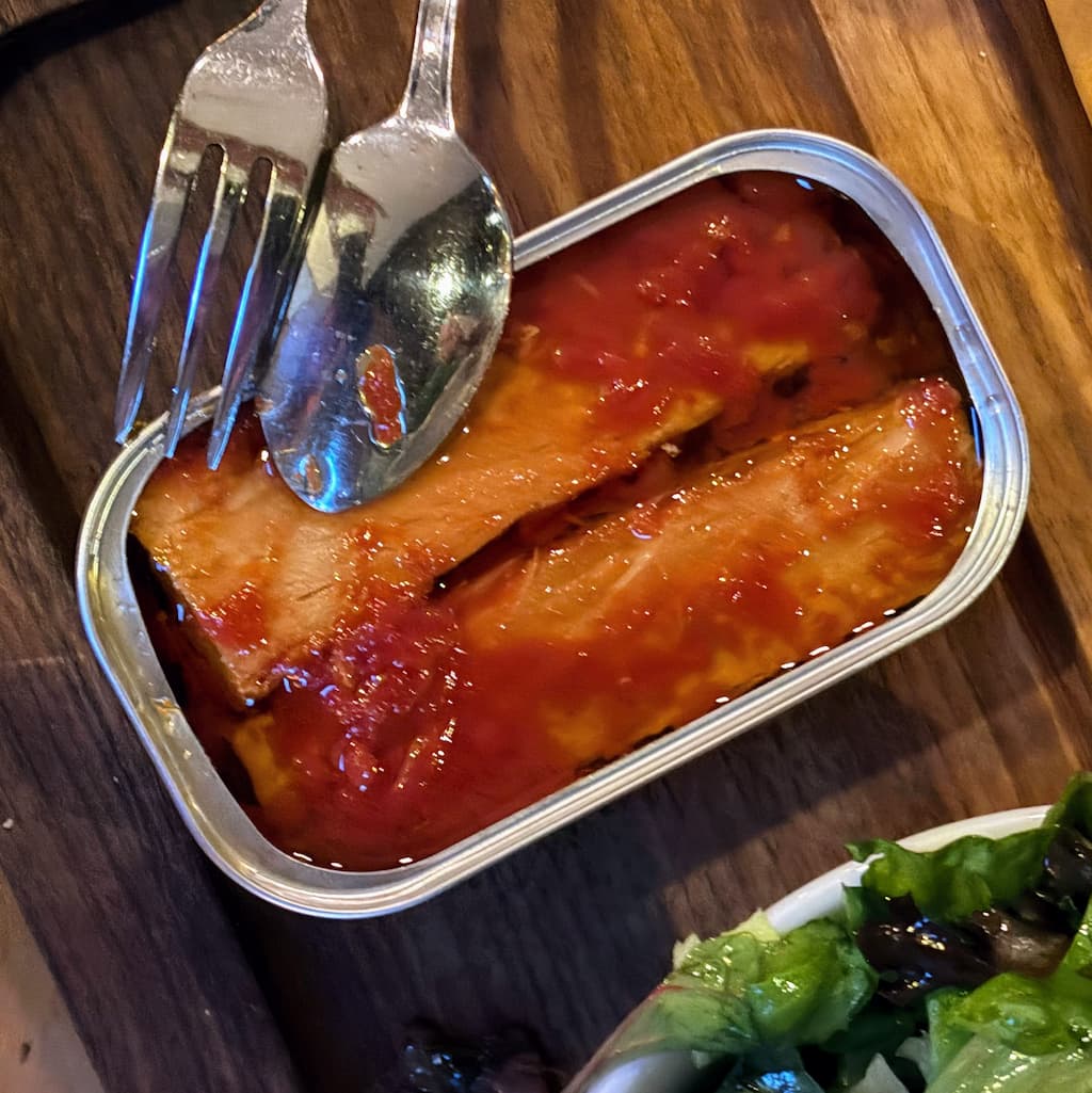 Filetes de Atum em Tomate – Thunfischfilets in Tomate 120g Tricana