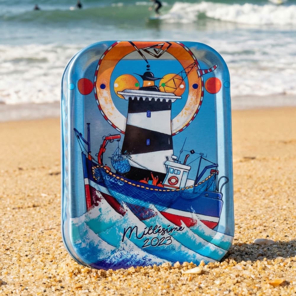 Jahrgangssardine 2023 Ramine - Leuchtturm schwarz/weiß - La Pointe de Penmarch - Maître Philippe & Filles