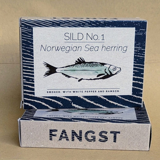 Norwegischer Seehering - geräuchert, mit weißem Pfeffer und Bärlauch. - Fangst.nordic